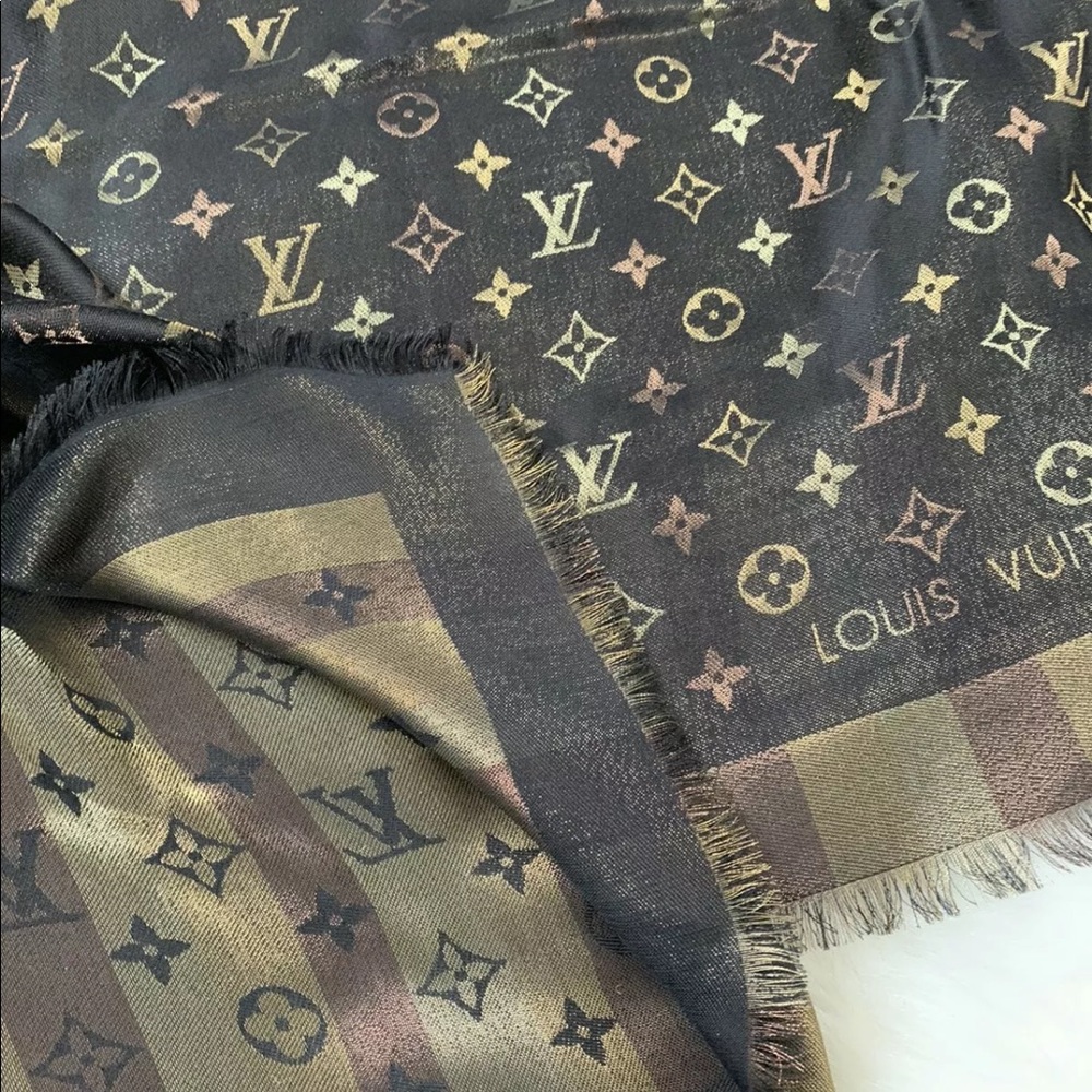 LV Monogram So Shine Silk/GoldenScarf/Shawl 100%Authentic Louis Vuitton MRSP$730 - Picture 4 of 14